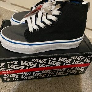 Nwt boys van shoes